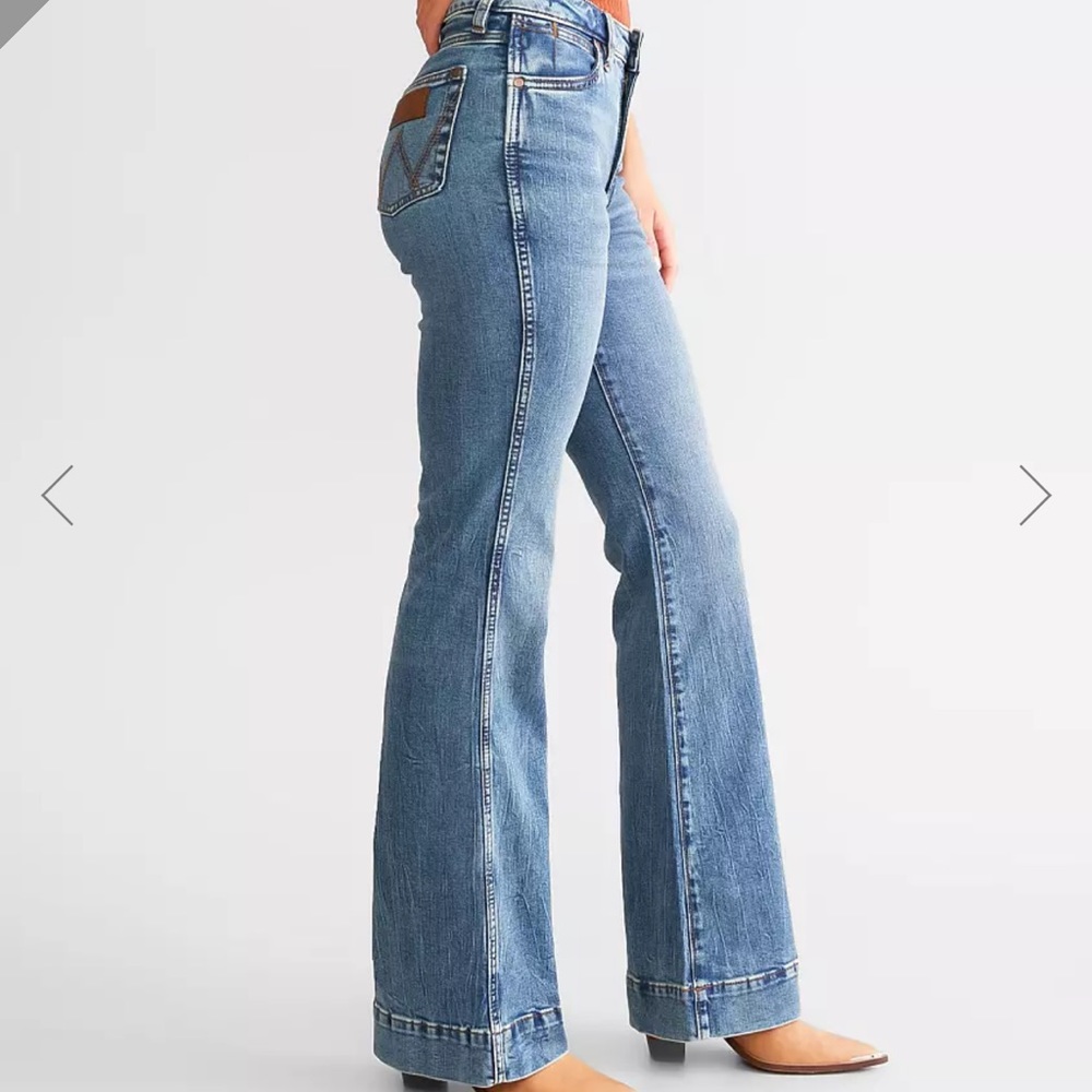 Women’s WRANGLER high rise Trouser Jean
